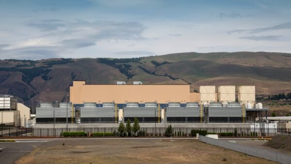 File photo (17 May 2015): Google's data centre at The Dalles, Oregon. Photo: Tony Webster (CC BY 2.0), via Wikimedia Commons.